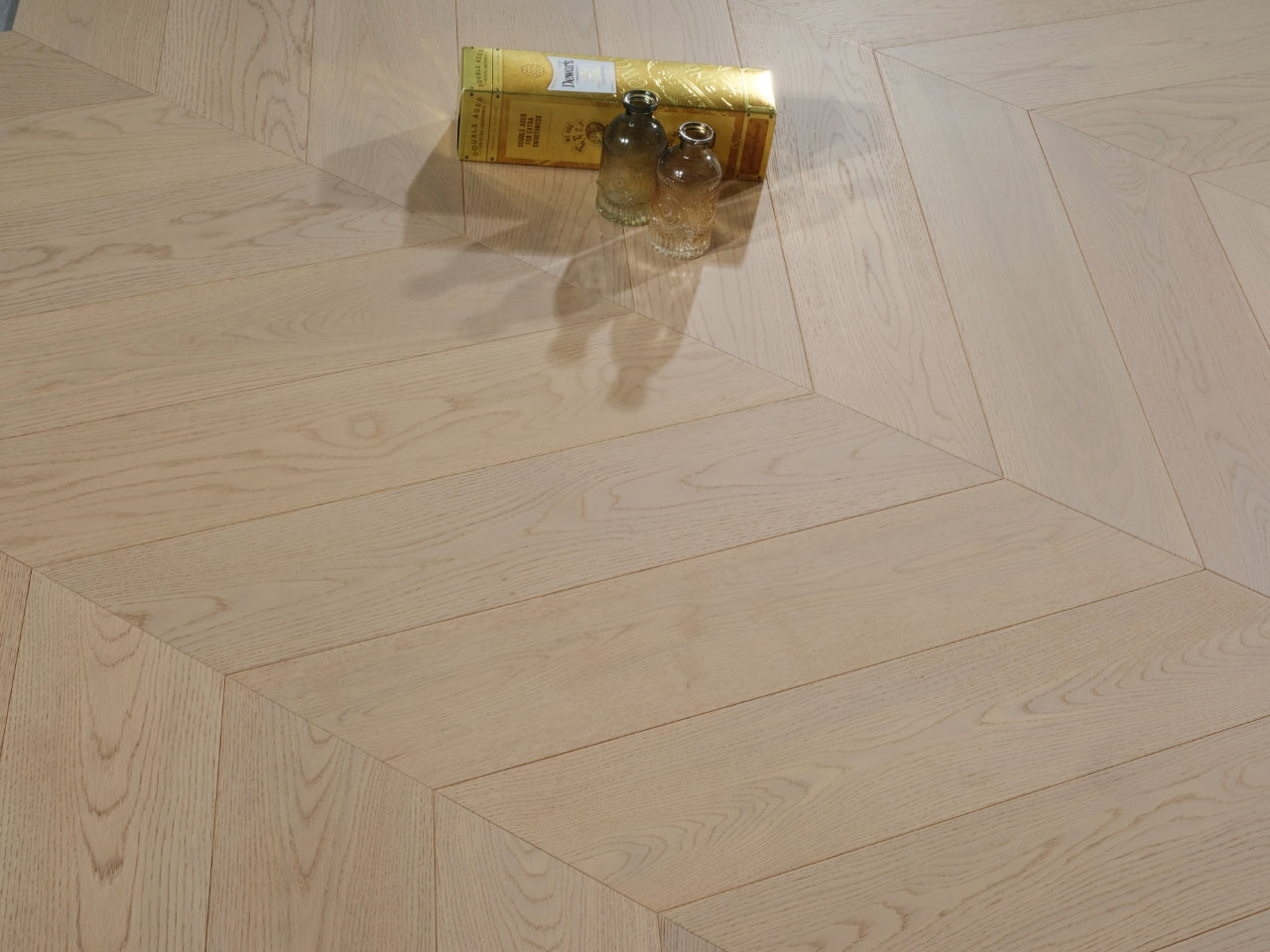 Engineered Timber Flooring - AB Grade 15/4mm CHEVRON - Y03 CREAMY WHITE OAK