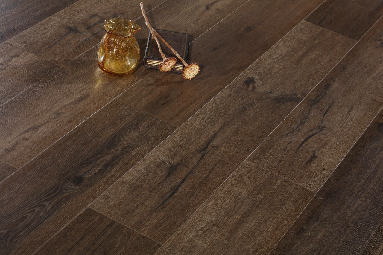 12mm 1.897sqm Brown Oak Standard Laminate Flooring 150
