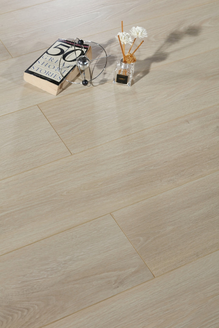 12mm 1.897sqm Light Natural Oak Premium Laminate Flooring