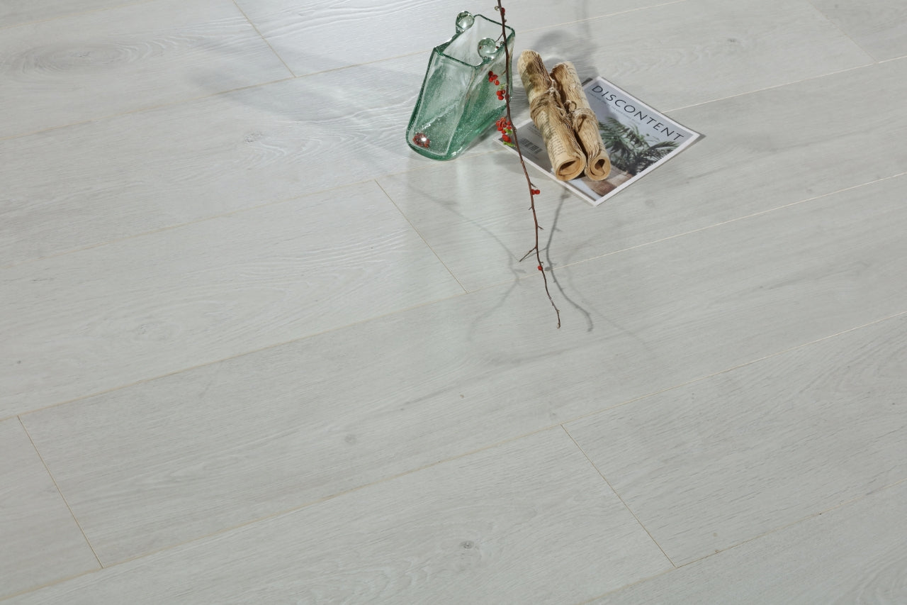 12mm 1.897sqm Sliver Grey Standard Laminate Flooring 157