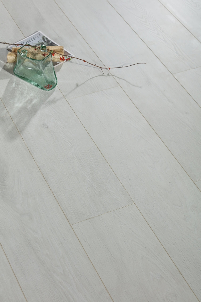 12mm 1.897sqm Sliver Grey Standard Laminate Flooring 157