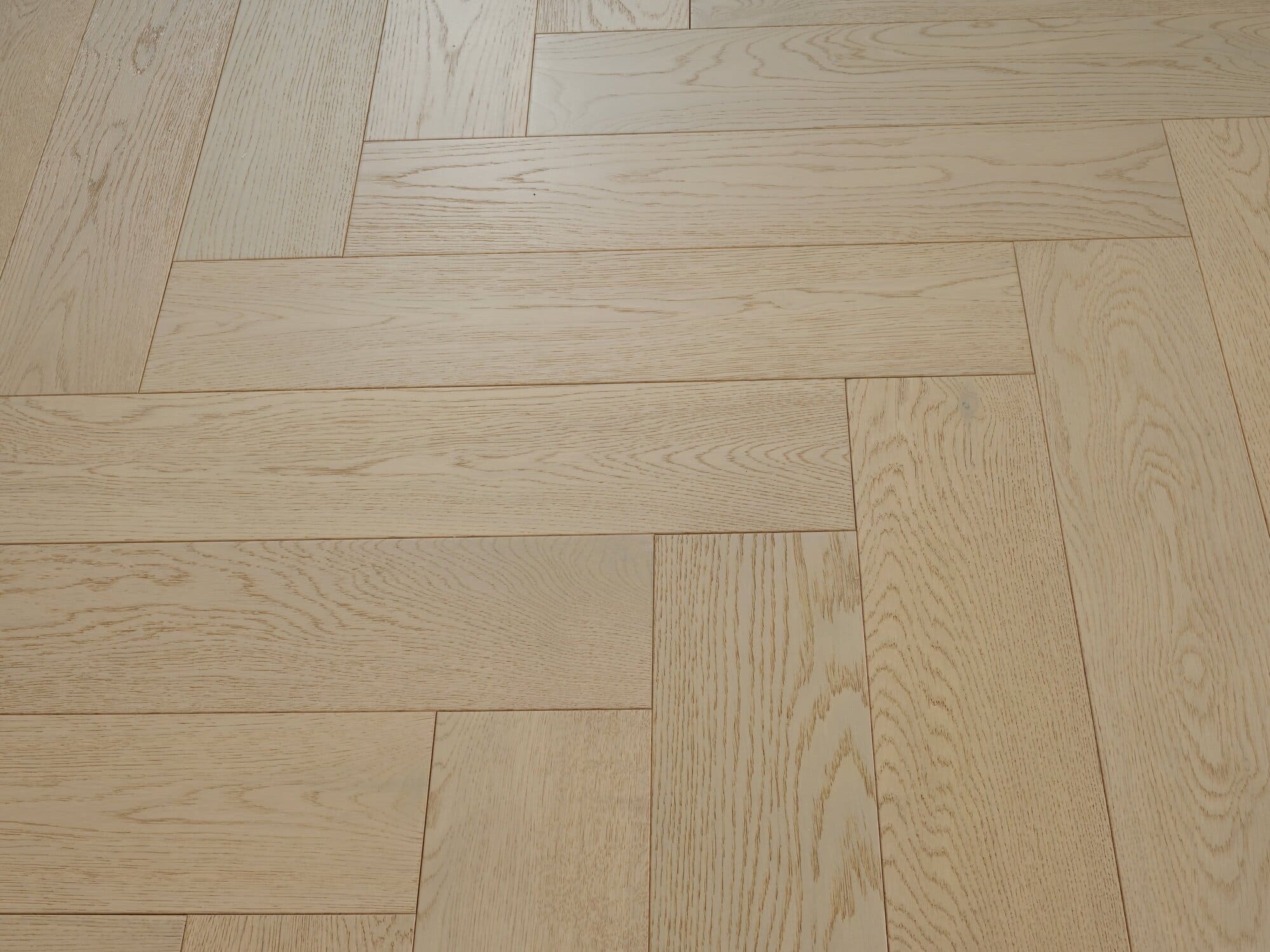 14/3mm 2.144sqm Herringbone Engineered Timber Flooring R04